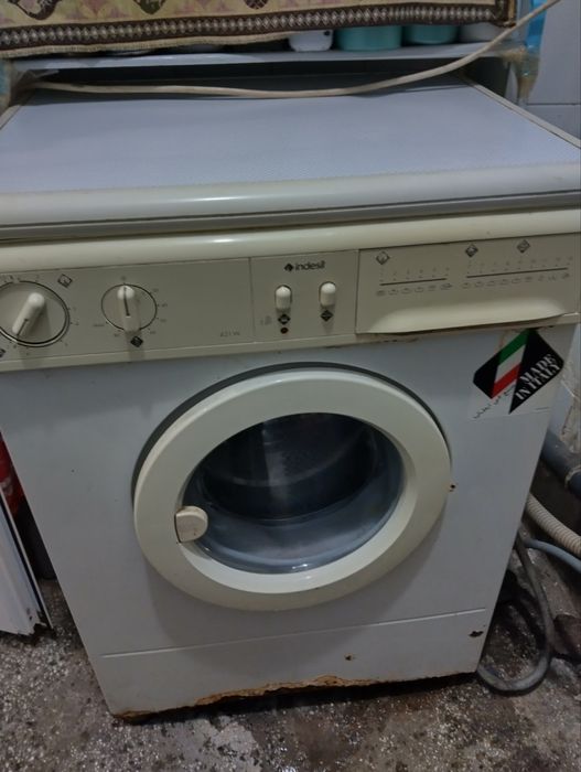 Пералня Индезит италианска