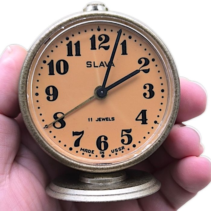 Ретро механичен будилник Slava (обслужен)