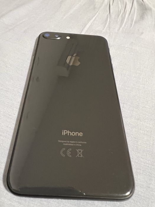 Vand sau schimb IPhone 8 plus. In foarte bune conditii.