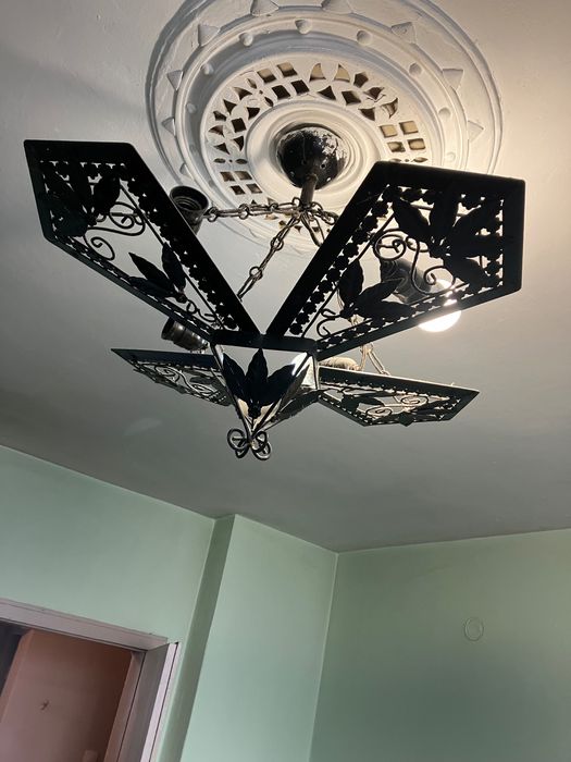 Полилей ковано желязо