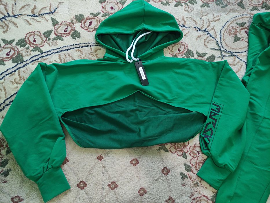 Продается тройка спортивная женская