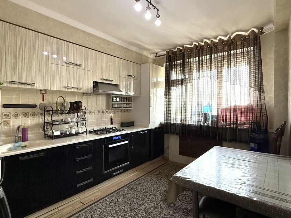 Трёхкомнатная 3/9/9  • 78м², Лисунова, Школа №166, Кадышева, кинотеатр