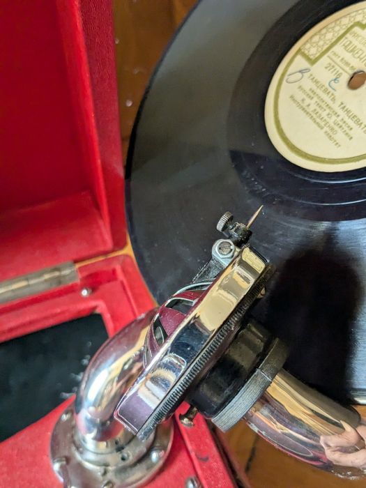 Патефон ( проигрыватель) 50-60 годов