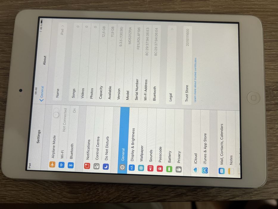 Vand ipad mini  stare foarte buna