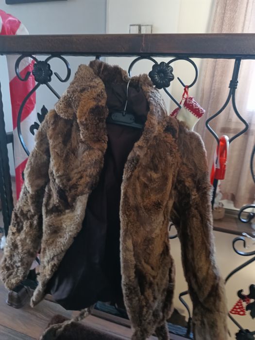 Късо палто от естествен косъм