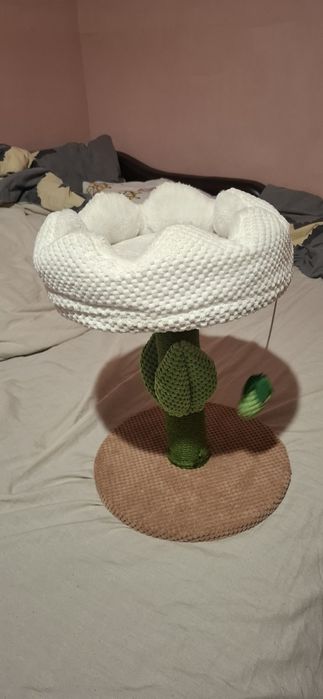 Stalp zgariat pt pisici cu culcus