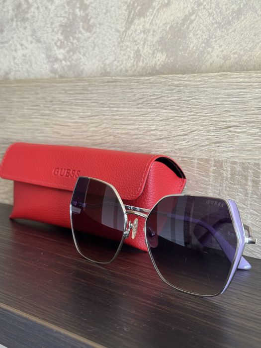 Гаранция* Дамски слънчеви очила GUESS /Пълен комплект/