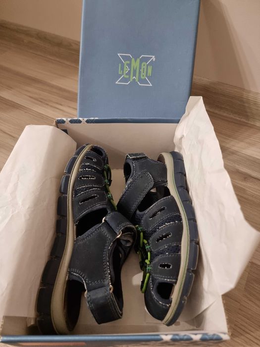 Детски сандали номер 33 и 35  LEMON Австрия