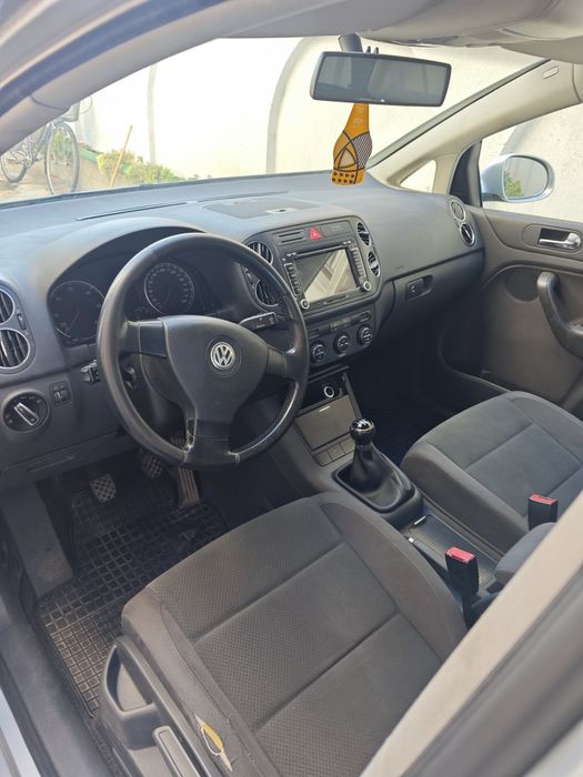 VW Golf  5 Plus .