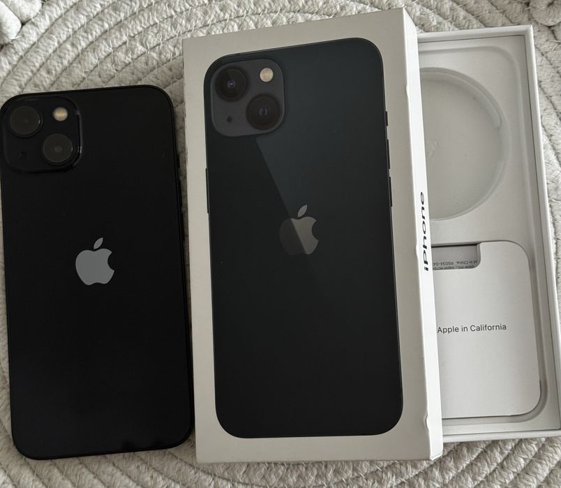 Vand Iphone 13 culoare Midnight