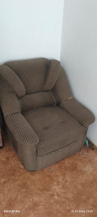 Отдам диван.