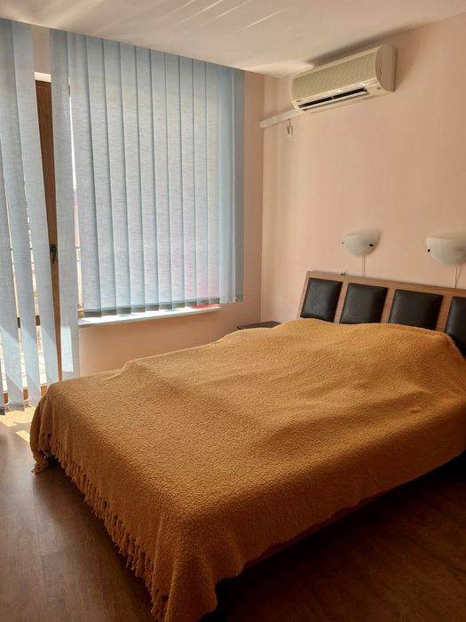 Продава се, 3-стаен, Св. Влас,  Елените, първа линия!