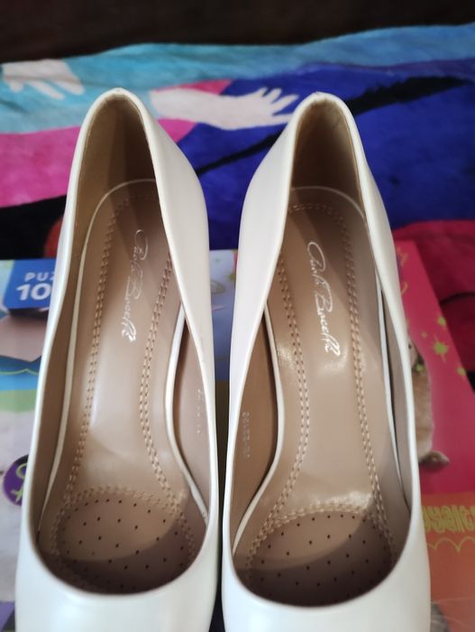 Елегантни дамски обувки