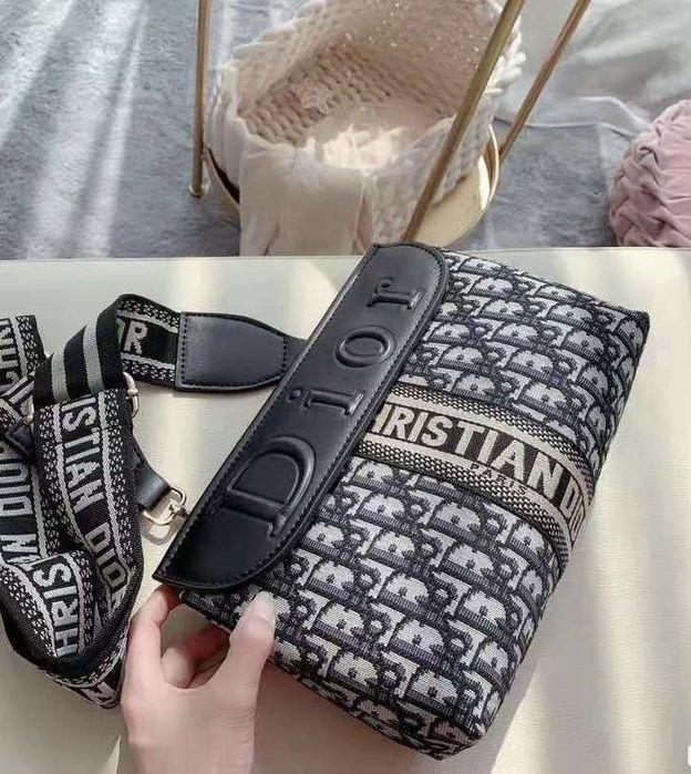 Сумка Диор Люкс качество.