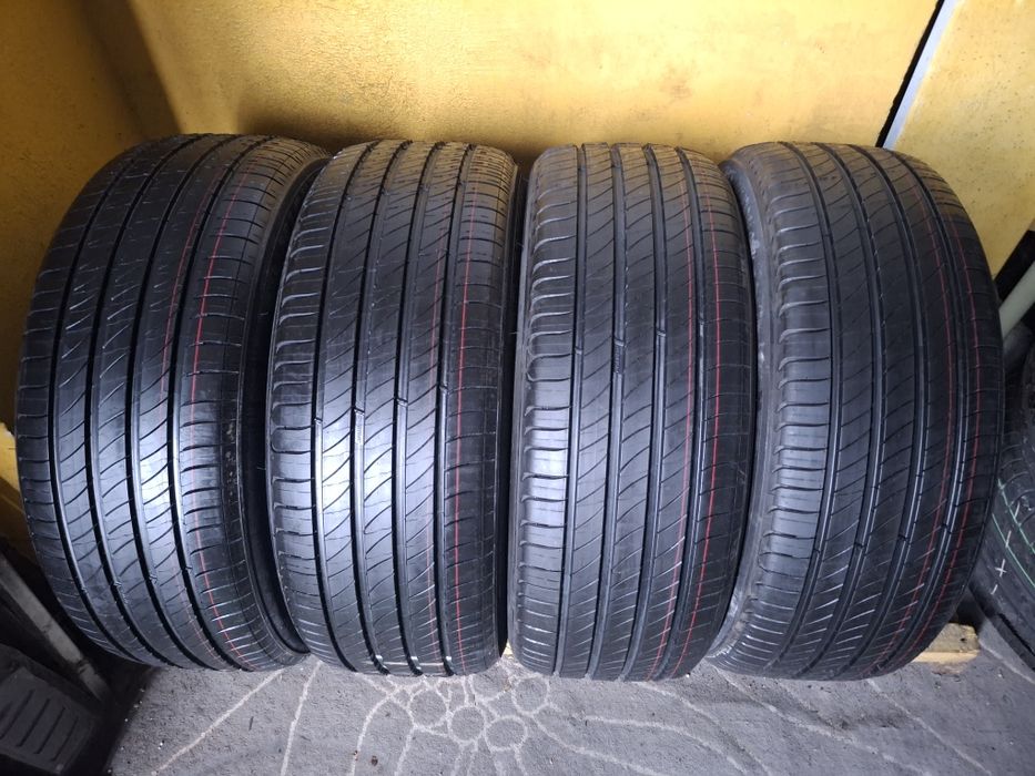 235 55 19 Michelin DOT 2021 vara NOI