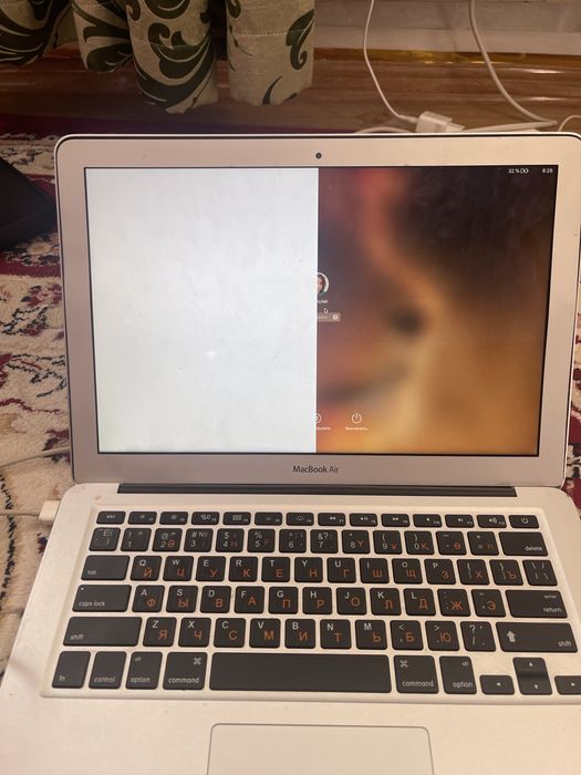 Продам Macbooc air 13