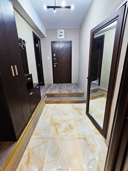 Предлагам цяла самостоятелна сграда с 11 апартамента