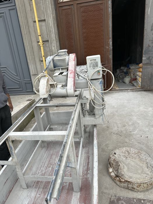 Mramor granit stanok sotiladi