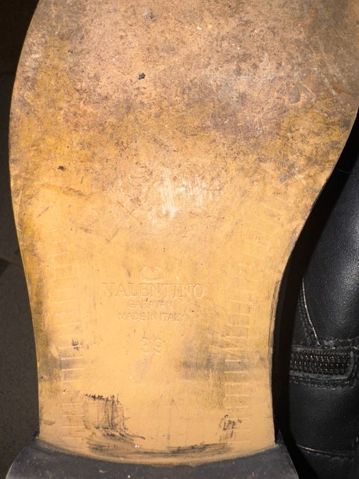 Черни боти Valentino