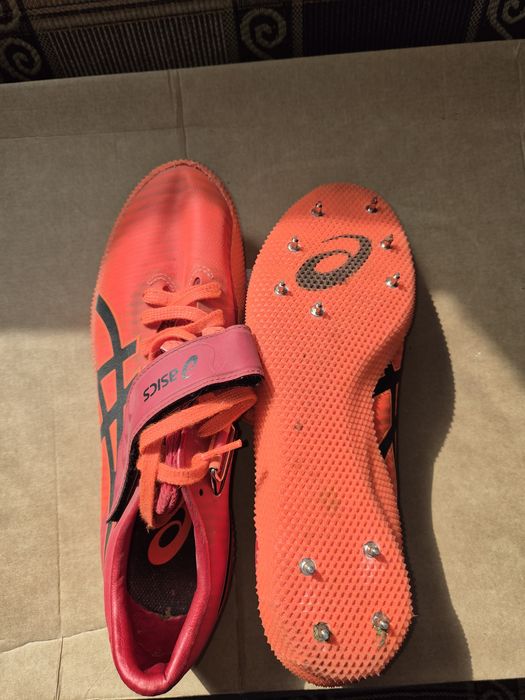 Pantofi atletism diferite probe