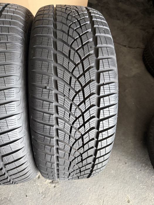 4 anvelope iarna 225/50/18 Goodyear Runflat ca noi!