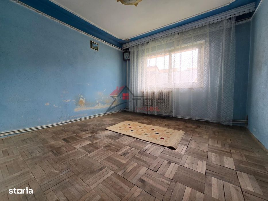 Frumoasa - Str. Neptun , 3 camere decomandat, liber