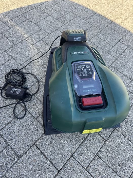 Robot tuns gazon Parkside
