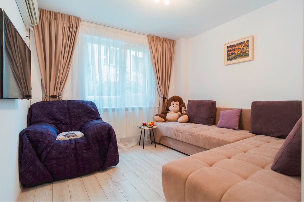 Apartament 2 camere decomandat Zona Centrala , complet utilat , recent renovat, balcon - de inchiriat imediat septembrie