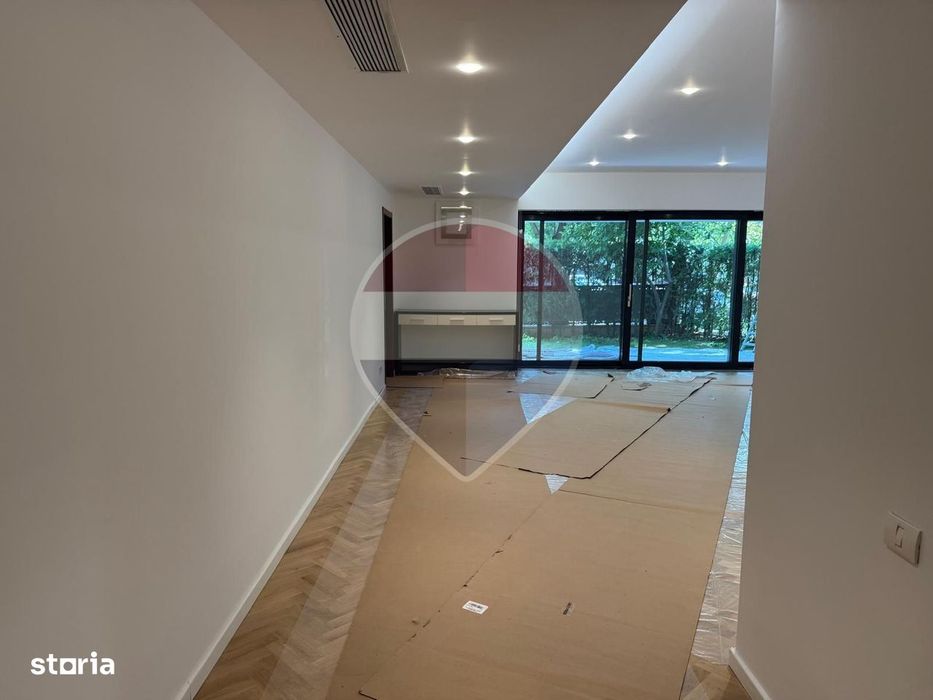 INCHIRIERE Apartament cu 3 camere + curte in zona Primaverii