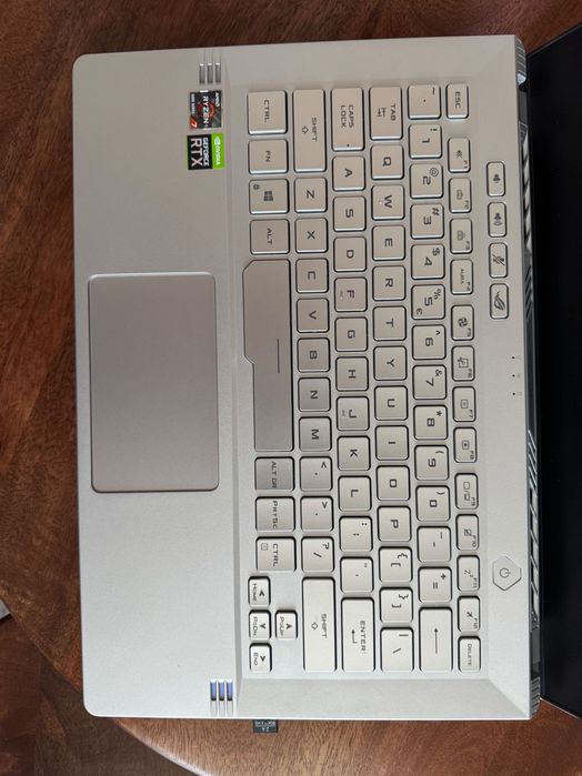 Asus ROG Zephyrus; 16GB RAM, Ryzen 7 5800HS, RTX 3050