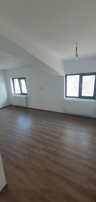 Apartament la curte