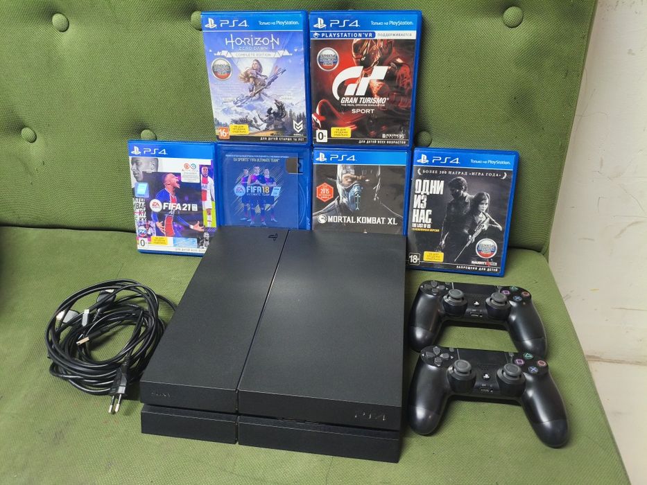 Sony playstation 4 2 джойстик 1тб память