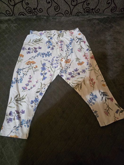Vand 3 pantaloni 3/4 vara, noi