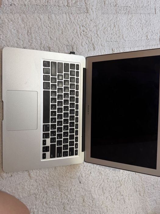 MacBook Air — в хорошем состоянии