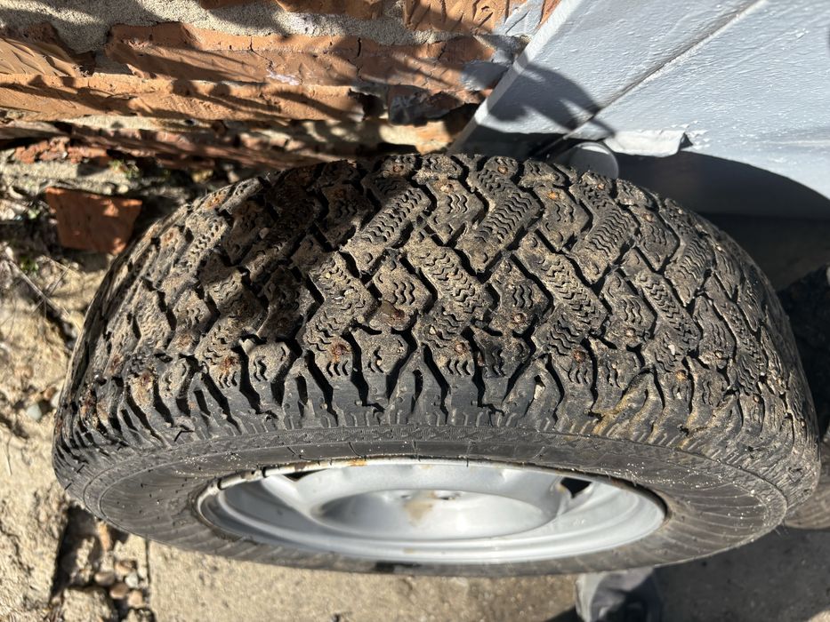 Продам 4 диска на зимней резине r13