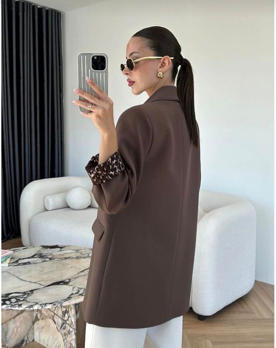 Кафяво модерно сако