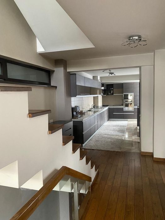 Vand vila P+4, 2011, 430 mp, curte 80 mp, zona One Cotroceni Park