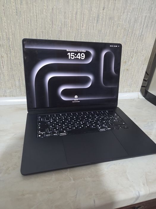 MacBook m3 15 дюймов