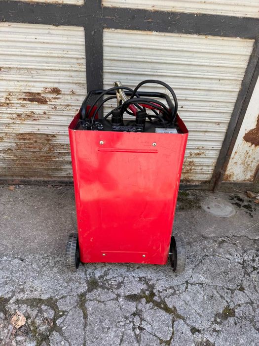 Зарядно стартерно устройство 12/24V