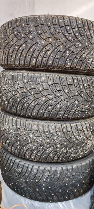 Продам резину 235/55R18