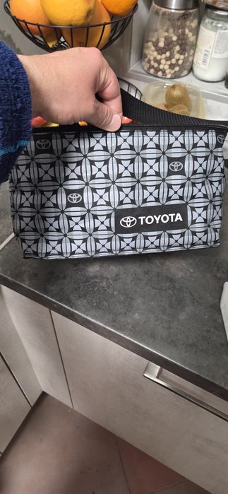 Топло,студена изолираща чанта Тойота