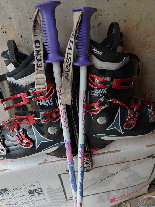 Ски, обувки и щеки