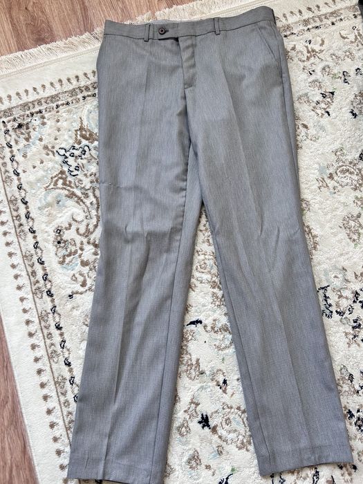 Продам костюм серый