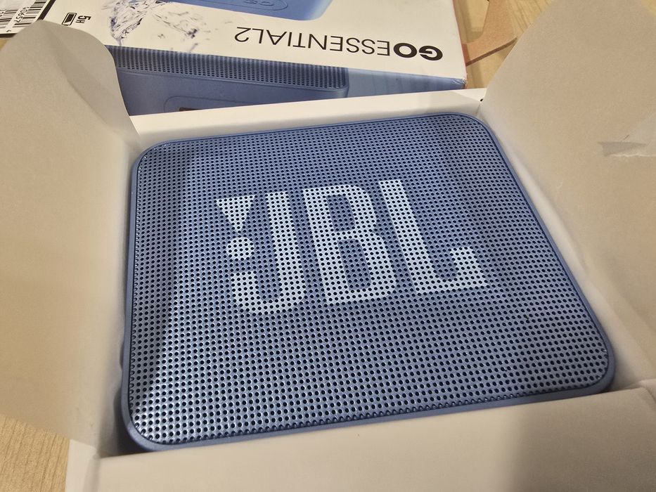 Блутут колонка JBL GO Essential Синя