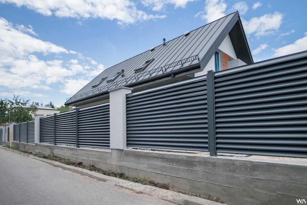 Garduri si porti stil jaluzea, sipca metalica, tabla cutata