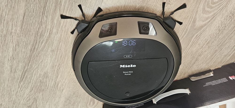 миеле Miele Scout RX3 runner прахосмукачка робот