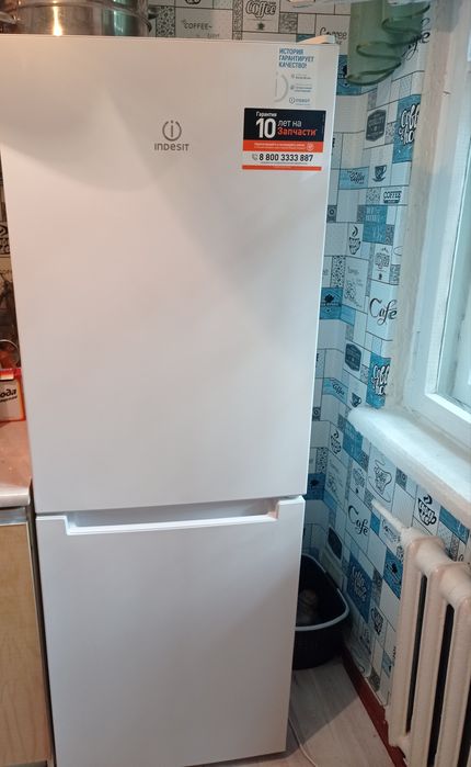 Продается Indesit холодильник