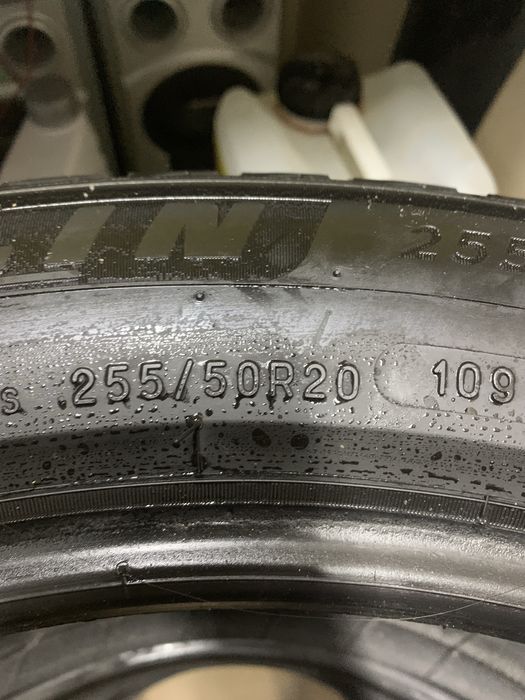 Продам зимние шины 255/50/20