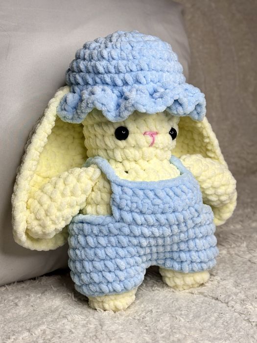 Игрушка в виде Зайчика