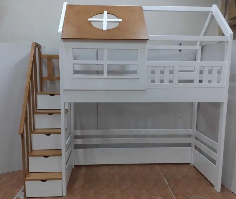 Pat inalt lemn masiv, etajat, tip casuta